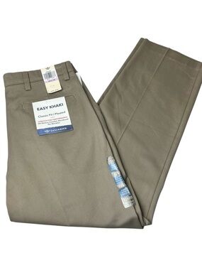 Dockers NWT Easy Khaki Classic Fit Pleated Men’s 32x30 Tan Casual Dress Pants